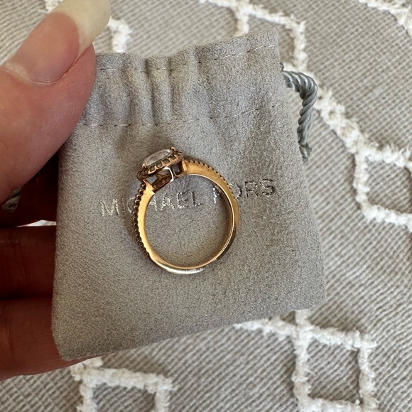 Michael Kors gold plated ring - Picture 6 of 8